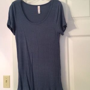 Lularoe size small blue ribbed classic t